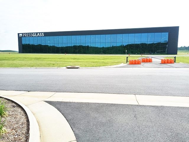 press_glass_building